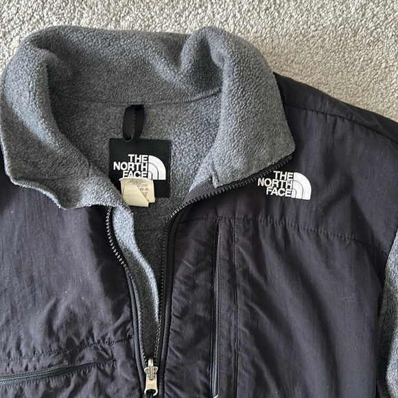 Men’s gray North Face jacket size large - Picture 2 of 3